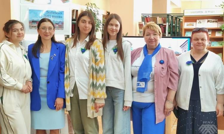 «Любимых уЛИЦ имена»