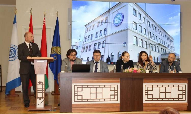 Профессиональный диалог и новые ориентиры: XVII Республиканская школа библиотечного методиста